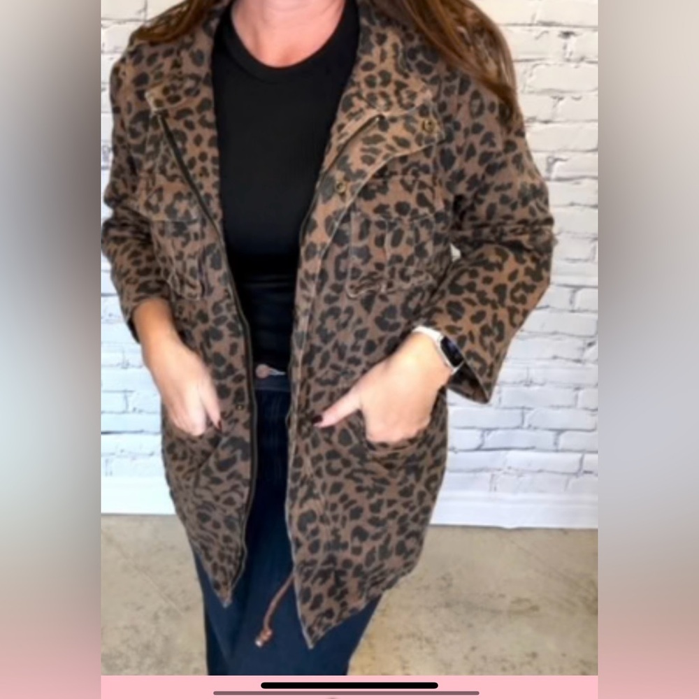 Hayden Leopard Print Bomber Jacket - Picture 3 of 10